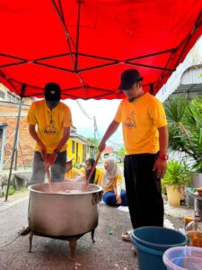 "Bubur Lambuk" cooking program with Mesrarian 2023 3 "Bubur Lambuk" cooking program with Mesrarian 2023 WhatsApp Image 2024 01 05 at 11.50.03 AM 8